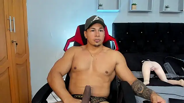 Snapshot of tyler_hank01 chatting on November 29, 2025, 11:21 am tyler hank01 online show from November 29, 2025, 11:21 am