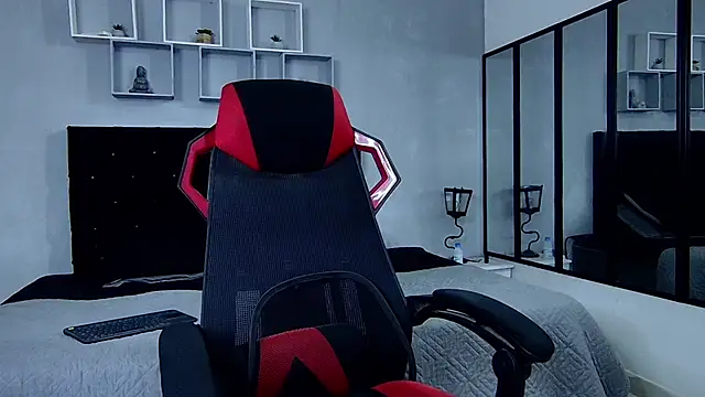 Snapshot of tyler_hank01 chatting on March 13, 2025, 8:43 pm tyler hank01 online show from March 13, 2025, 8:43 pm