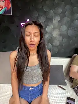 Snapshot of Kiscsillagg chatting on May 21, 2026, 1:52 pm Kiscsillagg online show from May 21, 2026, 1:52 pm