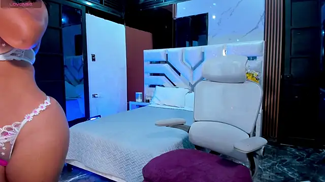 Snapshot of KiaMiller chatting on September 25, 2025, 12:27 am KiaMiller online show from September 25, 2025, 12:27 am