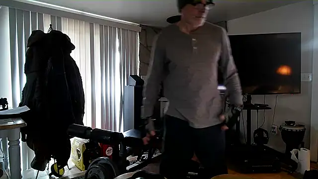 Snapshot of MoonDancer chatting on February 7, 2025, 6:24 pm MoonDancer online show from February 7, 2025, 6:24 pm