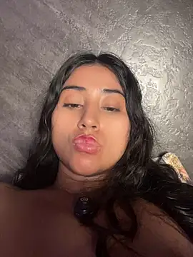 Valentinne z online show from June 3, 2026, 2:33 pm