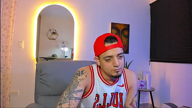 alejandro calderon1 online show from February 21, 2026, 4:03 am