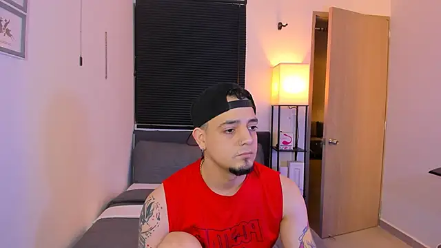 alejandro calderon1 online show from April 13, 2026, 3:54 am