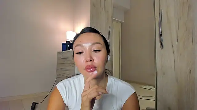 keiko hot online show from April 20, 2026, 2:25 am