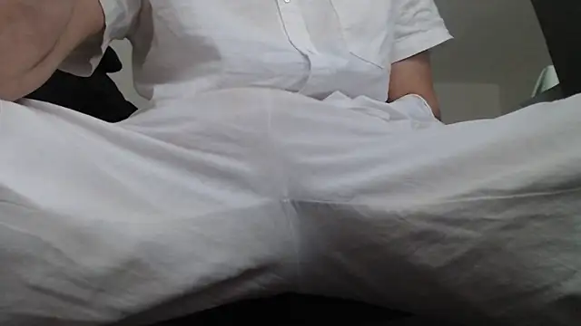 Snapshot of herver67 chatting on April 12, 2026, 11:02 am herver67 online show from April 12, 2026, 11:02 am