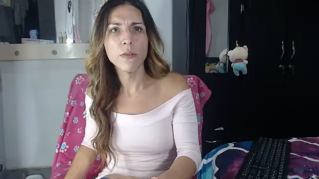 aleera starxx982 online show from November 3, 2025, 3:45 am