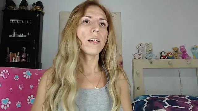 aleera starxx982 online show from May 26, 2026, 4:54 am