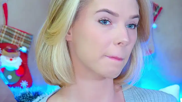 Snapshot of GentleRossi chatting on December 17, 2025, 1:27 pm GentleRossi online show from December 17, 2025, 1:27 pm