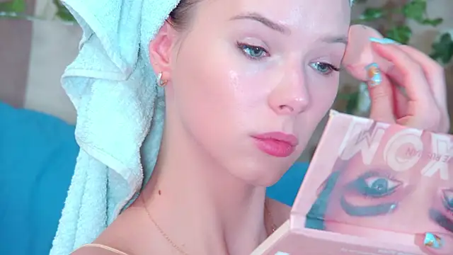 GentleRossi online show from April 10, 2026, 3:08 pm