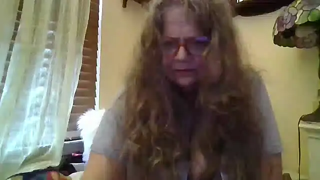 Snapshot of DestineeLoverGirl chatting on March 27, 2026, 2:07 pm DestineeLoverGirl online show from March 27, 2026, 2:07 pm