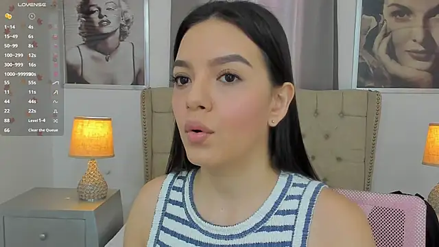 Snapshot of Beautyari_ chatting on November 22, 2025, 12:15 pm Beautyari online show from November 22, 2025, 12:15 pm