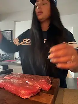 Snapshot of MeghanXO chatting on October 27, 2025, 1:12 pm MeghanXO online show from October 27, 2025, 1:12 pm