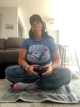 Snapshot of MeghanXO chatting on October 25, 2025, 4:29 pm MeghanXO online show from October 25, 2025, 4:29 pm