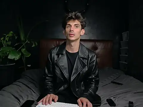 Snapshot of DanielCrush1 chatting on September 26, 2025, 9:32 pm DanielCrush1 online show from September 26, 2025, 9:32 pm