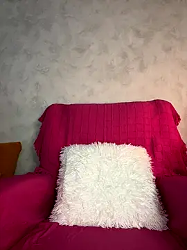 Snapshot of KarlaLuar_ chatting on November 23, 2025, 9:03 pm KarlaLuar online show from November 23, 2025, 9:03 pm