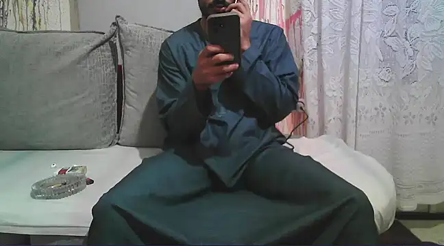 Snapshot of foxsanSs chatting on January 4, 2025, 2:46 am foxsanSs online show from January 4, 2025, 2:46 am