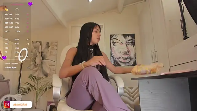 Snapshot of catalinasaiz chatting on November 18, 2025, 3:04 pm catalinasaiz online show from November 18, 2025, 3:04 pm