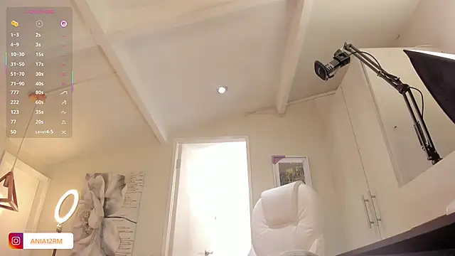 Snapshot of catalinasaiz chatting on September 20, 2025, 3:17 pm catalinasaiz online show from September 20, 2025, 3:17 pm