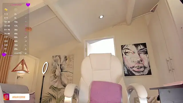 Snapshot of catalinasaiz chatting on November 21, 2025, 1:54 pm catalinasaiz online show from November 21, 2025, 1:54 pm