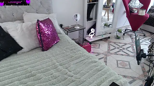 Myrnasexxx online show from February 25, 2026, 5:13 pm