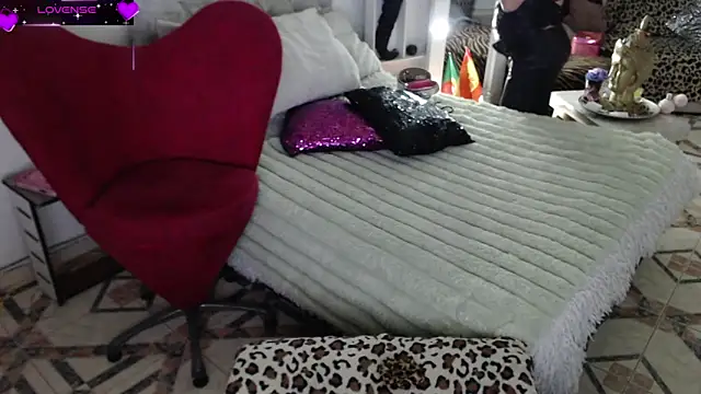 Myrnasexxx online show from March 28, 2026, 1:17 am