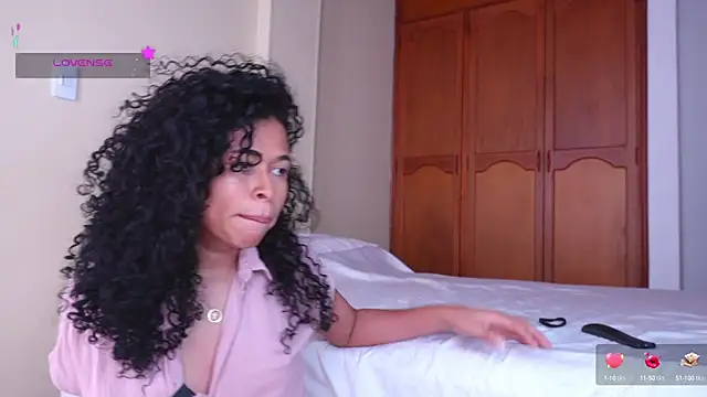 GabriSaenz online show from September 26, 2025, 1:18 pm