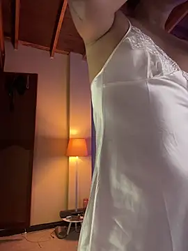 GabriSaenz online show from December 18, 2025, 2:10 pm