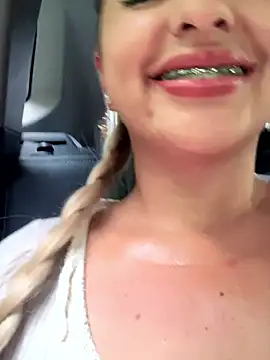 sammyqueenx21 online show from March 20, 2025, 6:20 pm