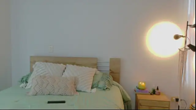 GrettaBenett online show from October 24, 2025, 8:41 pm