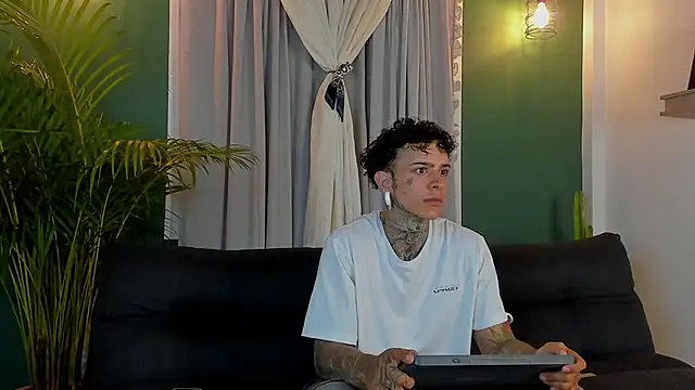 Aron ford online show from November 1, 2025, 9:58 am