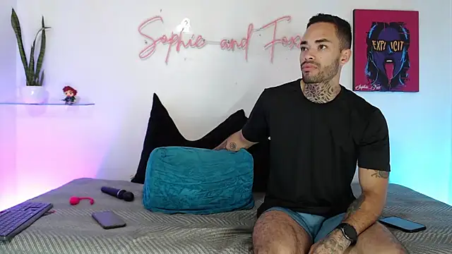 Snapshot of SophieFoxx17 chatting on November 6, 2025, 1:09 am SophieFoxx17 online show from November 6, 2025, 1:09 am