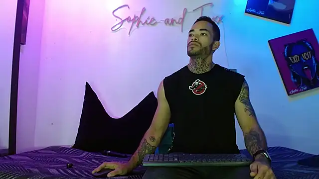 Snapshot of SophieFoxx17 chatting on July 28, 2026, 12:01 pm SophieFoxx17 online show from July 28, 2026, 12:01 pm