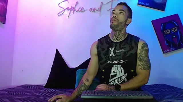Snapshot of SophieFoxx17 chatting on July 27, 2026, 12:01 pm SophieFoxx17 online show from July 27, 2026, 12:01 pm