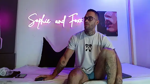 Snapshot of SophieFoxx17 chatting on July 2, 2026, 12:00 pm SophieFoxx17 online show from July 2, 2026, 12:00 pm
