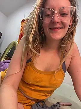 xomikaylaxo online show from June 26, 2026, 8:42 am