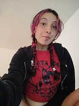  Laary online show from April 27, 2026, 9:57 pm