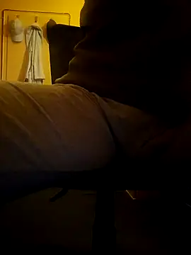 Snapshot of PassiveStute25 chatting on December 12, 2024, 5:15 pm PassiveStute25 online show from December 12, 2024, 5:15 pm