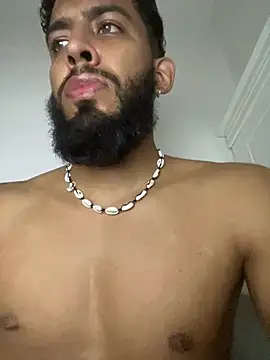 Snapshot of Alessandro__Rossi chatting on May 15, 2026, 9:24 pm Alessandro Rossi online show from May 15, 2026, 9:24 pm