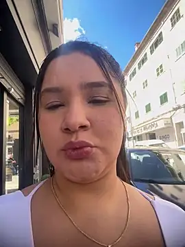 ValleryParker online show from April 14, 2026, 1:05 pm