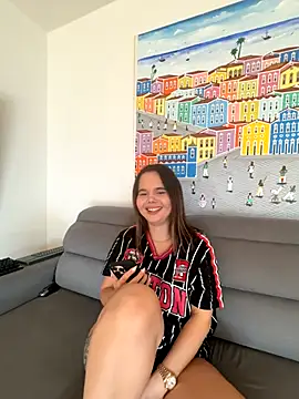 Snapshot of TheCinderella chatting on October 24, 2025, 12:59 pm TheCinderella online show from October 24, 2025, 12:59 pm