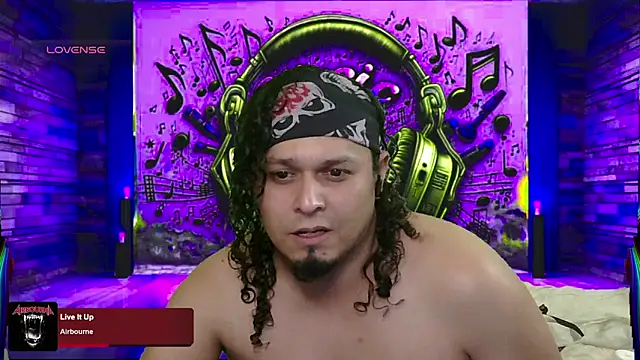 Snapshot of chino_roz chatting on March 15, 2025, 7:42 am chino roz online show from March 15, 2025, 7:42 am