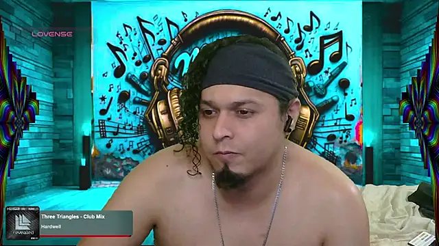 Snapshot of chino_roz chatting on March 13, 2025, 3:39 pm chino roz online show from March 13, 2025, 3:39 pm