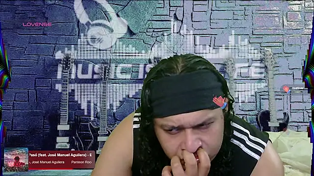 Snapshot of chino_roz chatting on March 10, 2025, 6:38 am chino roz online show from March 10, 2025, 6:38 am
