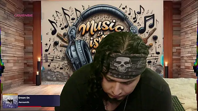 Snapshot of chino_roz chatting on March 11, 2025, 7:35 am chino roz online show from March 11, 2025, 7:35 am