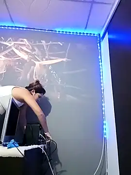 Latina sexy1 online show from November 19, 2025, 2:33 am