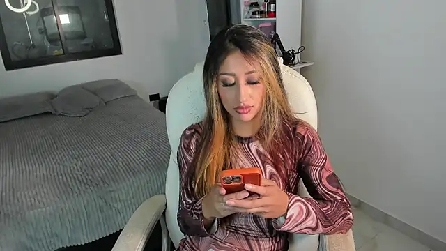 adila anich online show from October 29, 2025, 9:47 pm