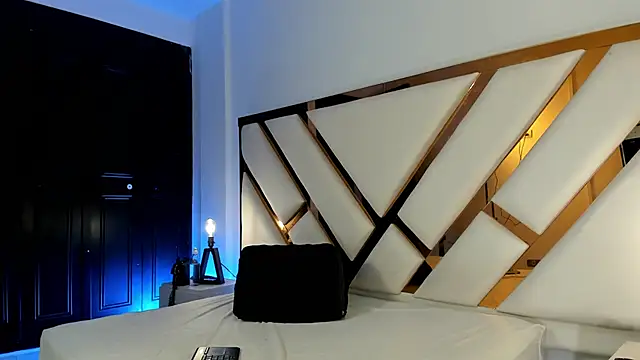 Aron cruz online show from March 30, 2026, 1:01 pm