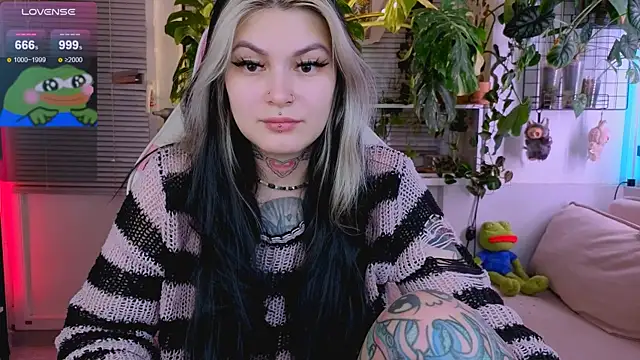 Snapshot of jelya_sg chatting on December 17, 2025, 12:43 pm jelya sg online show from December 17, 2025, 12:43 pm