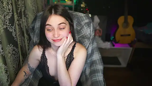 delicatedBailey online show from February 26, 2025, 4:41 am